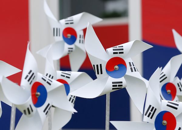 Seoul 9 days before the 70th Independence Day

August 6, 2015

Jongno-gu, Seoul

Ministry of Culture, Sports and Tourism
Korean Culture and Information Service
Korea.net (<a href="http://www.korea.net" rel="nofollow">www.korea.net</a>)
Official Photographer : Jeon Han

This official Republic of Korea photograph is being made available only for publication by news organizations and/or for personal printing by the subject(s) of the photograph. The photograph may not be manipulated in any way. Also, it may not be used in any type of commercial, advertisement, product or promotion that in any way suggests approval or endorsement from the government of the Republic of Korea. 
-------------------------------------------------

제70주년 광복절일 한 주 앞둔 서울

2015-08-06

서울

문화체육관광부
해외문화홍보원
코리아넷 
전한