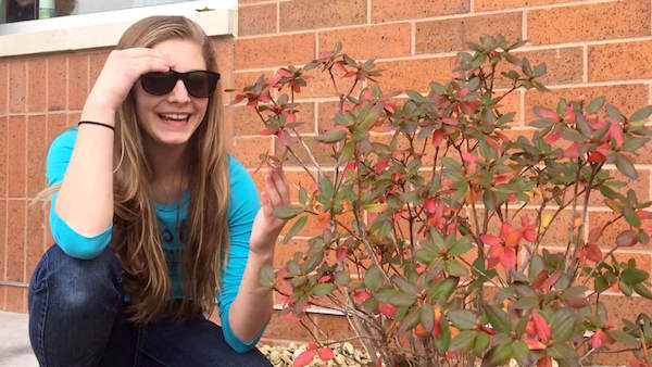 Woman sees true color of flowers for first time