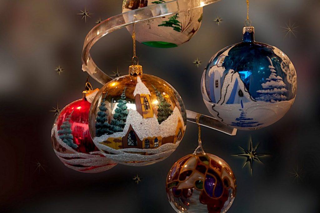 12-31 holiday ornaments