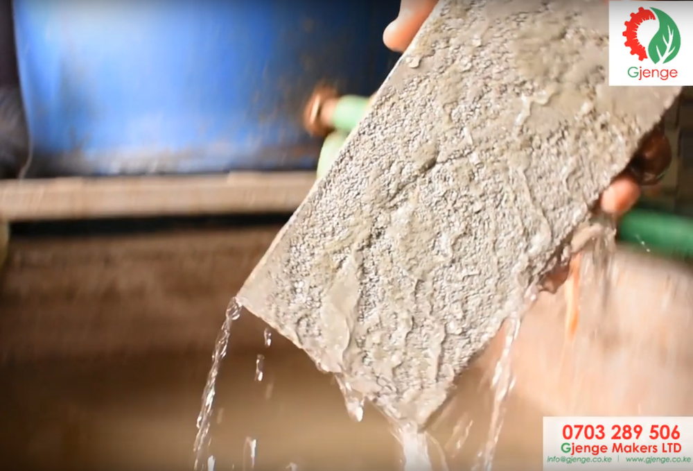 Video: Plastic sand bricks offer affordable and sustainable housing in