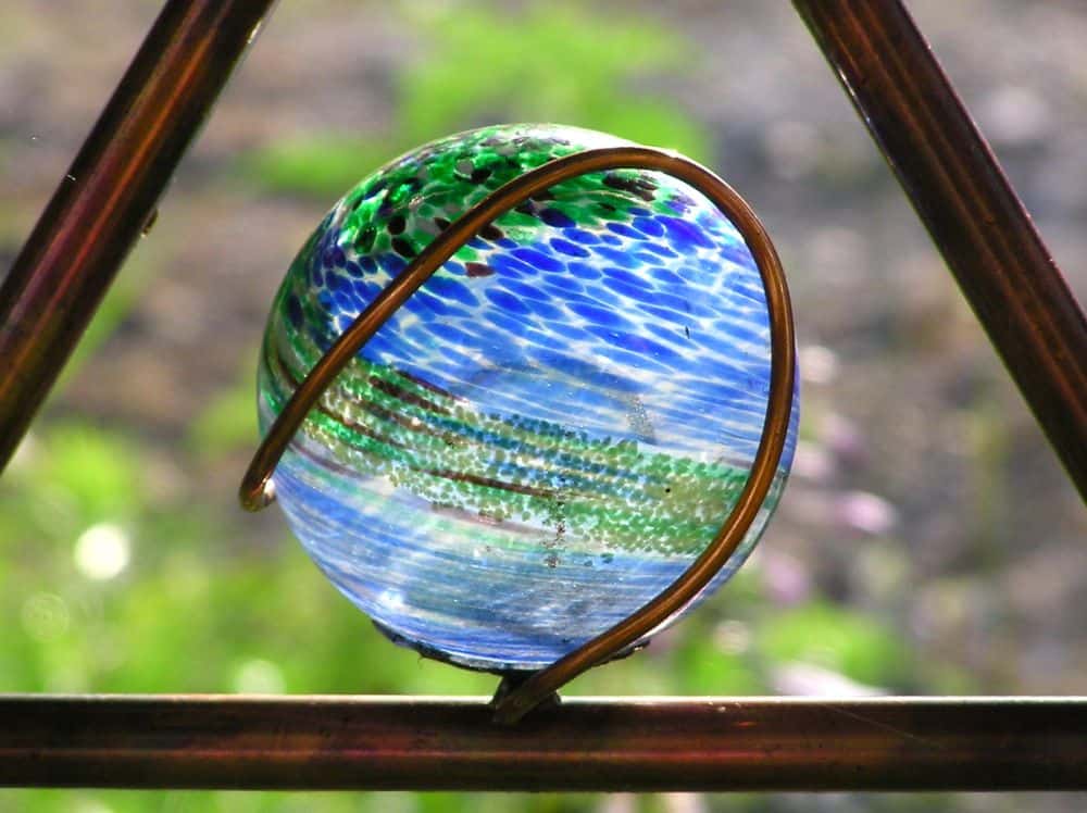 06-01 glass globe