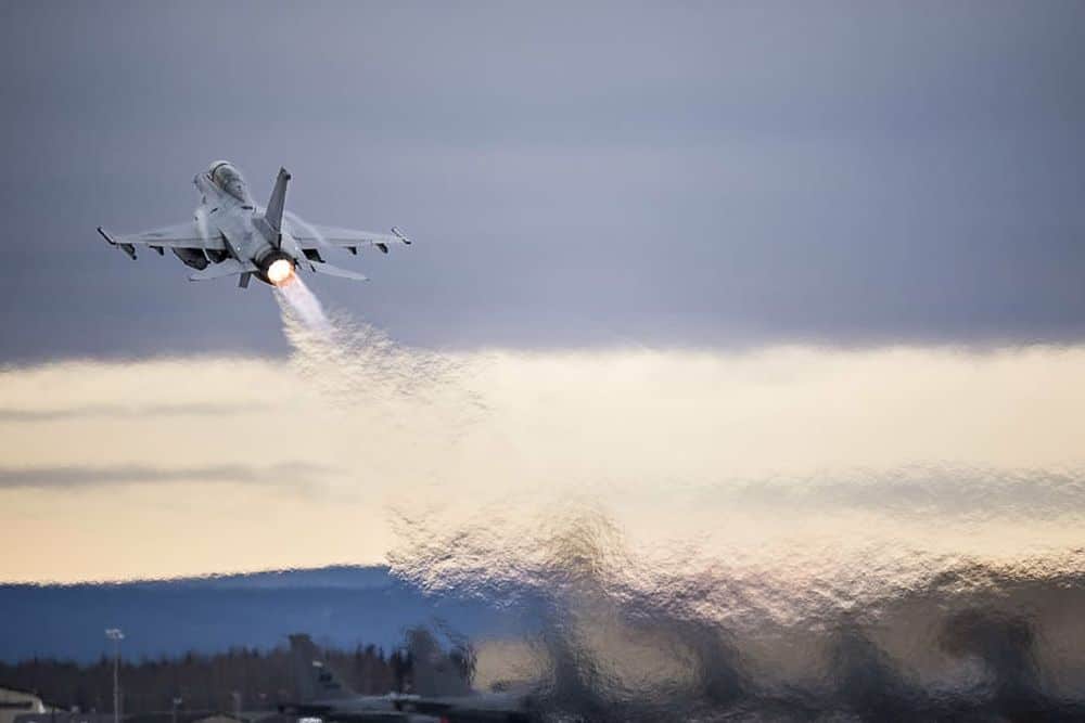 06-16 military jet takeoff